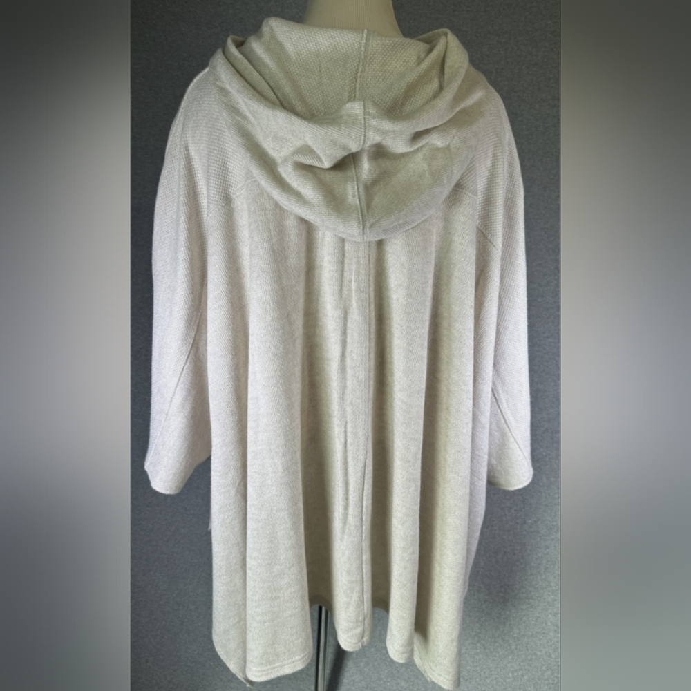 Lane Bryant LIVI Cream Oversized Hooded Poncho Sweater Size 18/20 - Picture 6 of 8